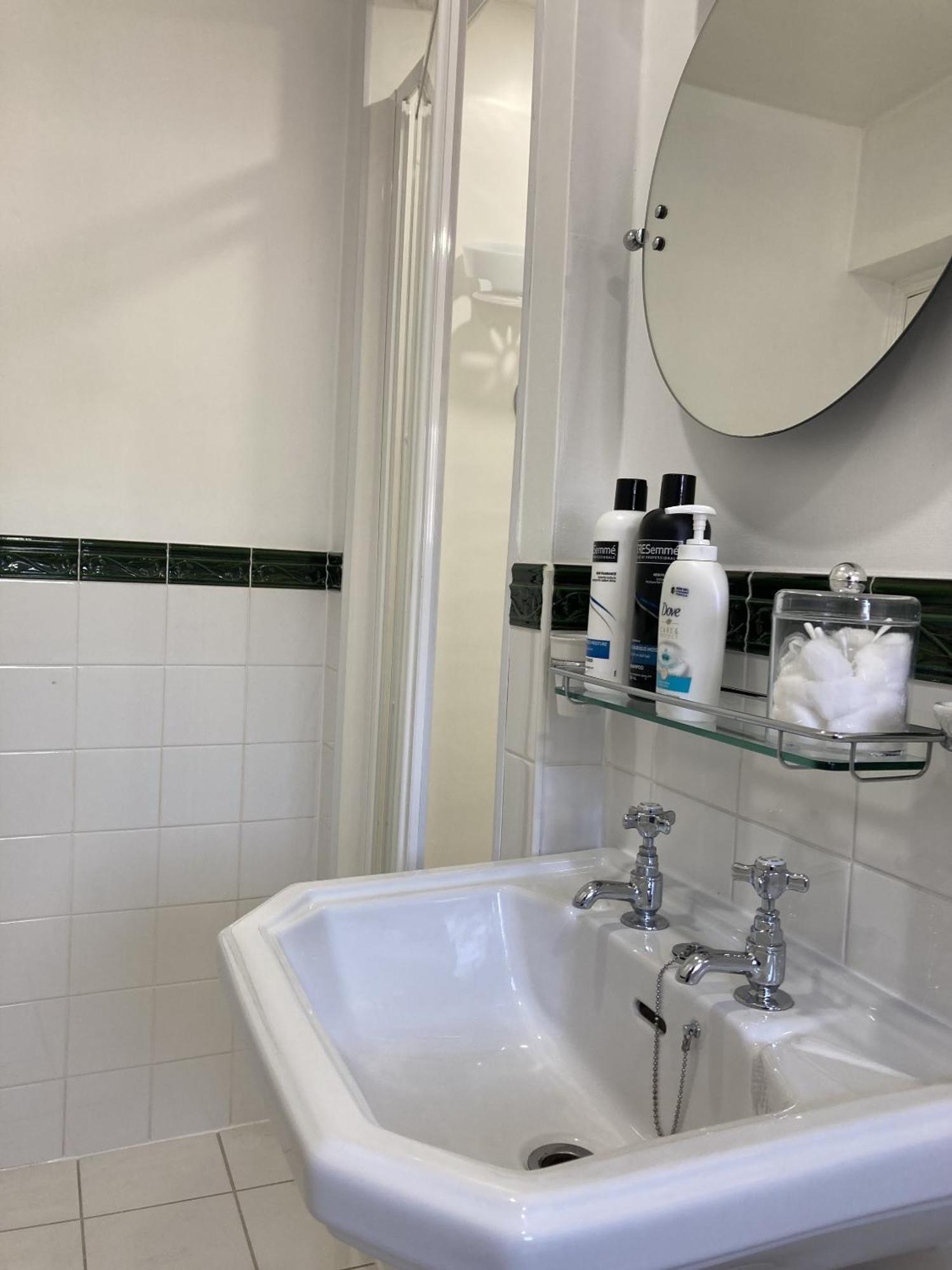 Saint Keverne Old Temperance House B&B 객실 사진